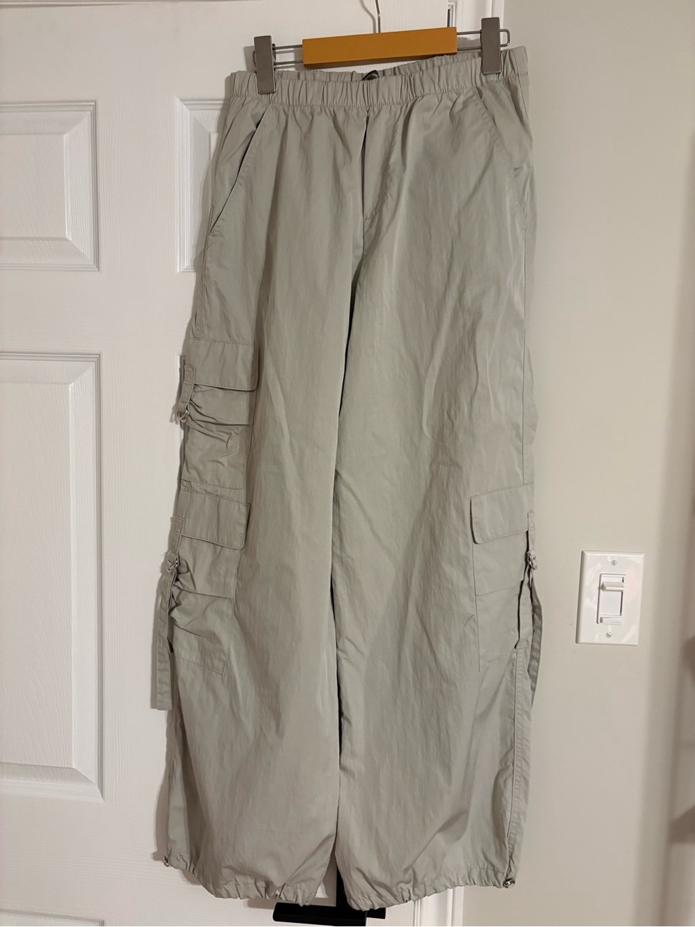 Zara women’s parachute pants